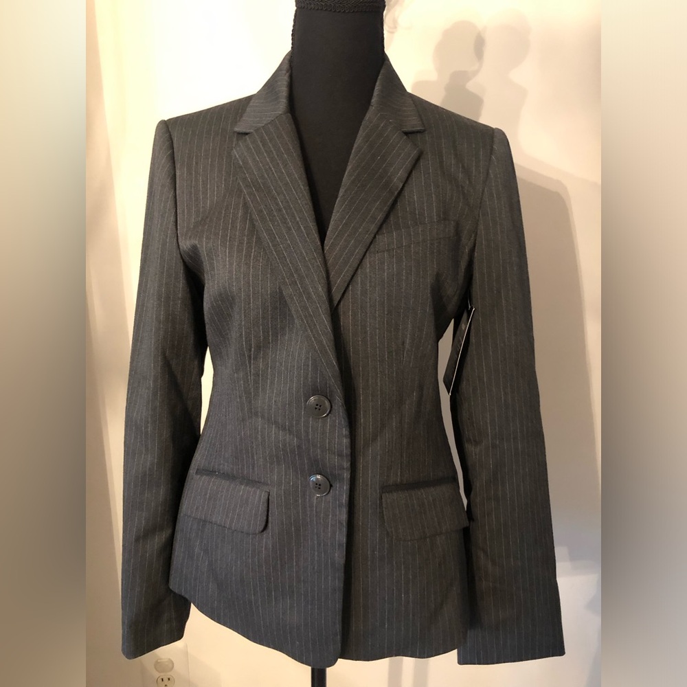NWT H&M Pinstripes Women’s Business Suit.  Size 10 in Gray.